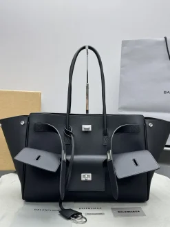 BALENCIAGA Shoulder Bags Leather (Black-Silver) 37X57X17X24X26CM H00202608100111