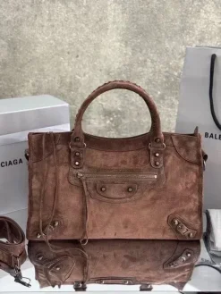 BALENCIAGA Shoulder Bags Suede (Brown) 37X23X15CM G00202608100284