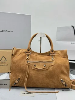 BALENCIAGA Shoulder Bags Suede (Brown) 37X27X10CM F50202608100300