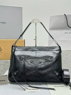 BALENCIAGA Shoulder Bags Waxed Leather (Black) 39X26X16CM G50202608100313