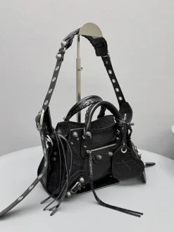 BALENCIAGA Shoulder Bags Waxed Leather (Black-Silver) 26X10X17CM E50202608100315