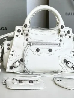 Alternative view of BALENCIAGA Shoulder Bags Waxed Leather (White-Silver) 26X13X18CM F50202608100321