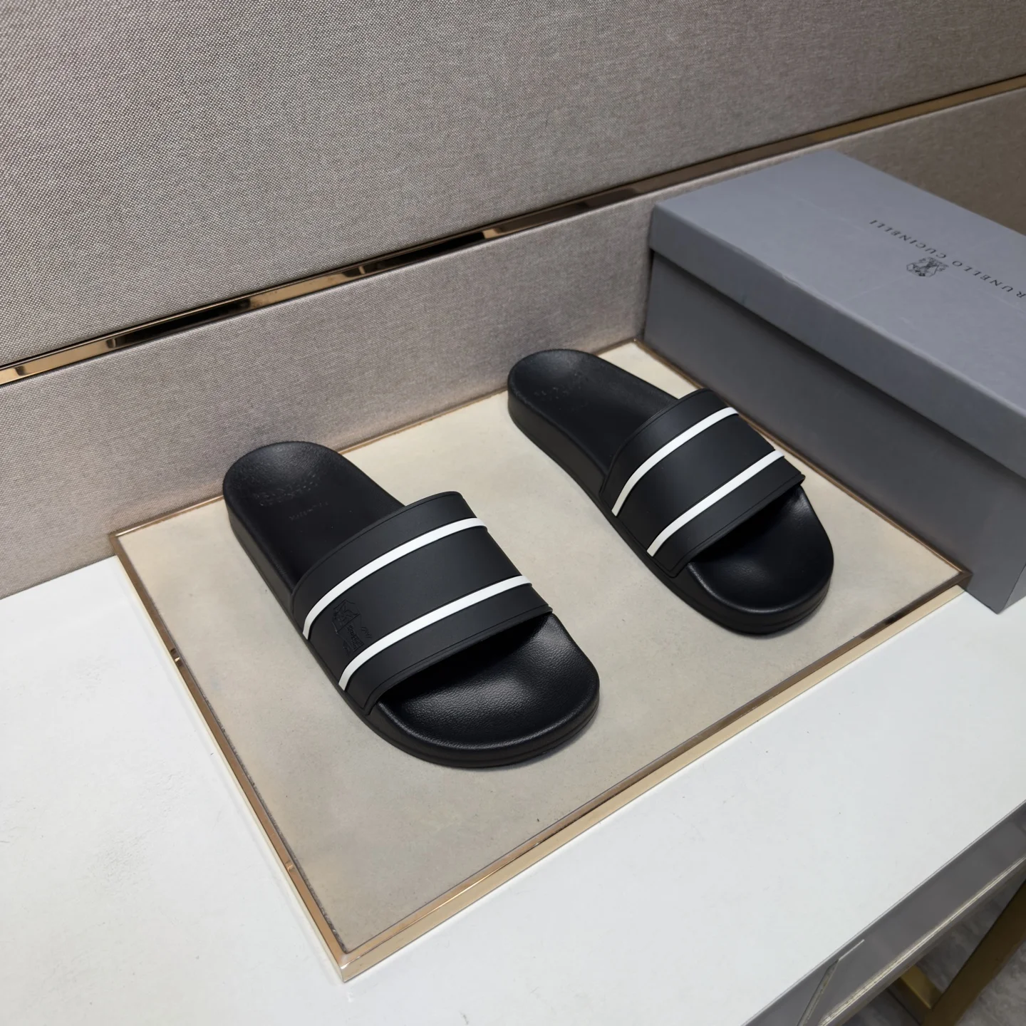 BALENCIAGA Slides Leather Mix EU38-45 A10202608030484