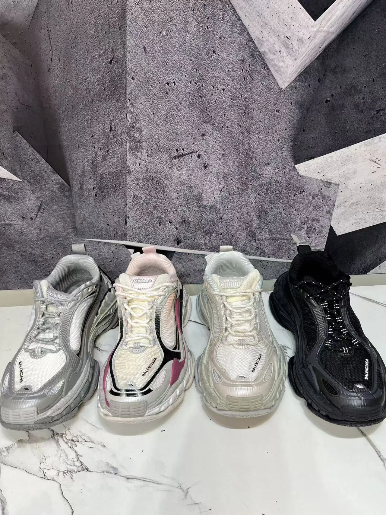 Alternative view of BALENCIAGA Sneakers EU36-40 C50202608030861