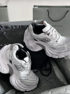 BALENCIAGA Sneakers Leather and Mesh EU35-46 D10202608030725