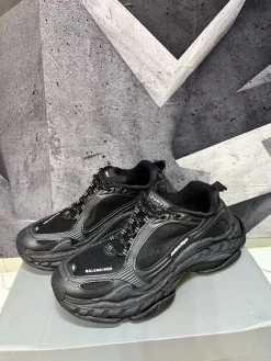 Alternative view of BALENCIAGA Sneakers Synthetic EU36-46 C50202608030862