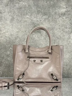 BALENCIAGA Totes Bags Waxed Calfskin (Beige-Black) 26X10X20 CM E80202608100412