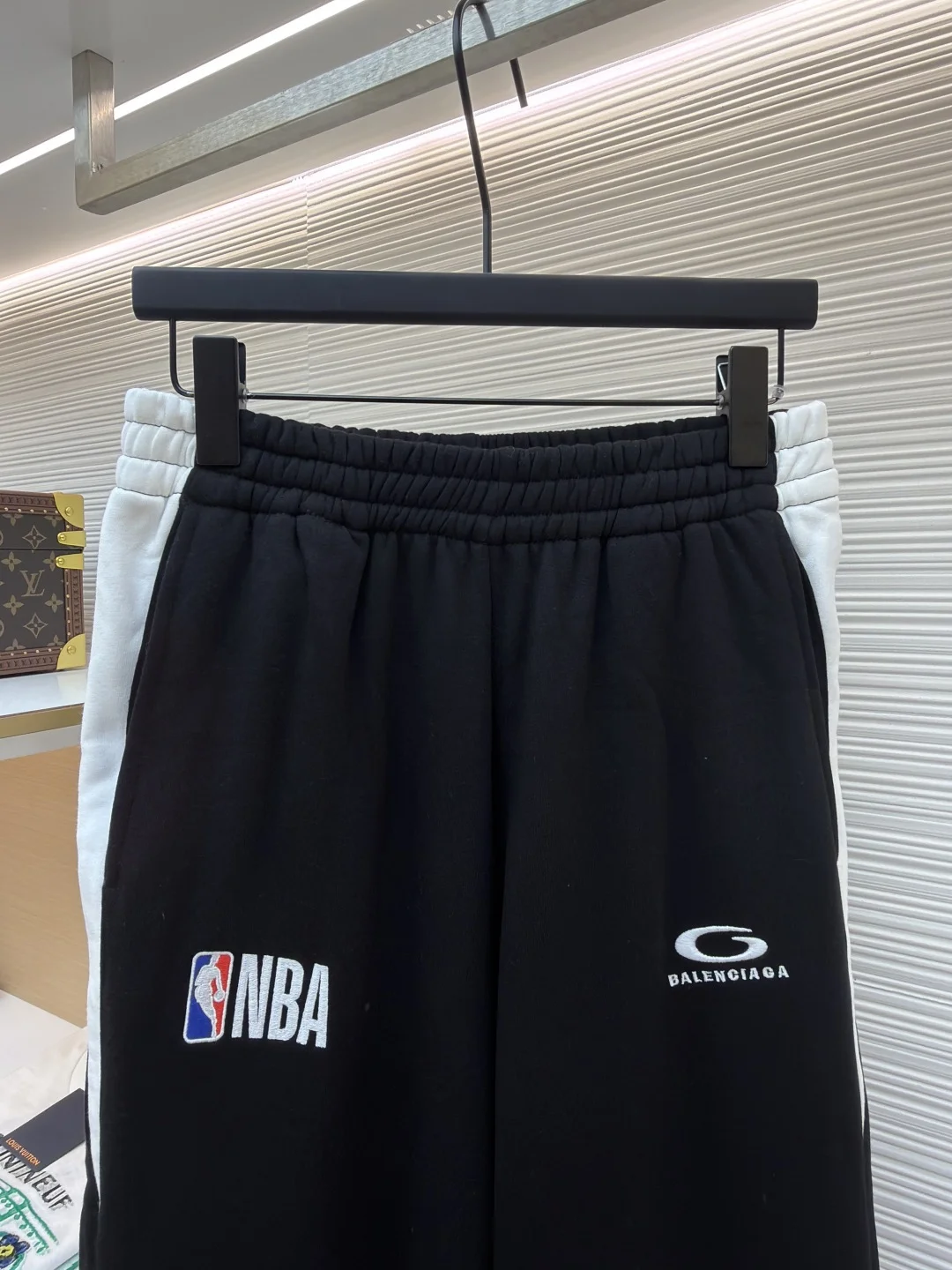 BALENCIAGA Trousers S-L B25202608060343 - Image 3