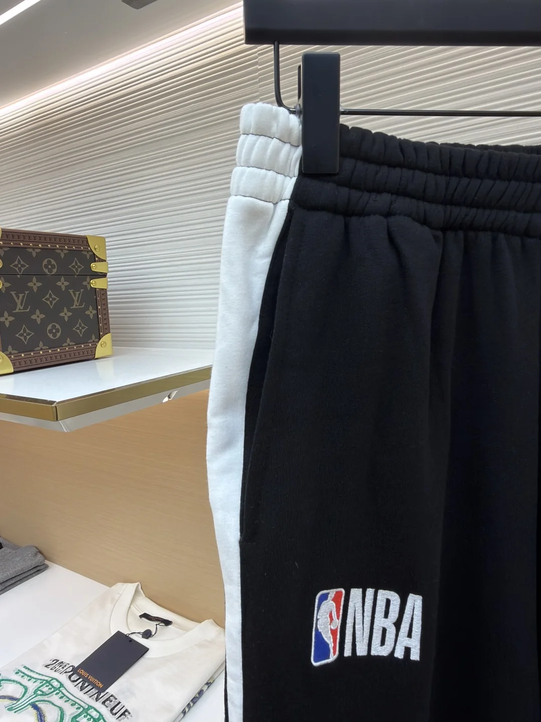 BALENCIAGA Trousers S-L B25202608060343 - Image 4