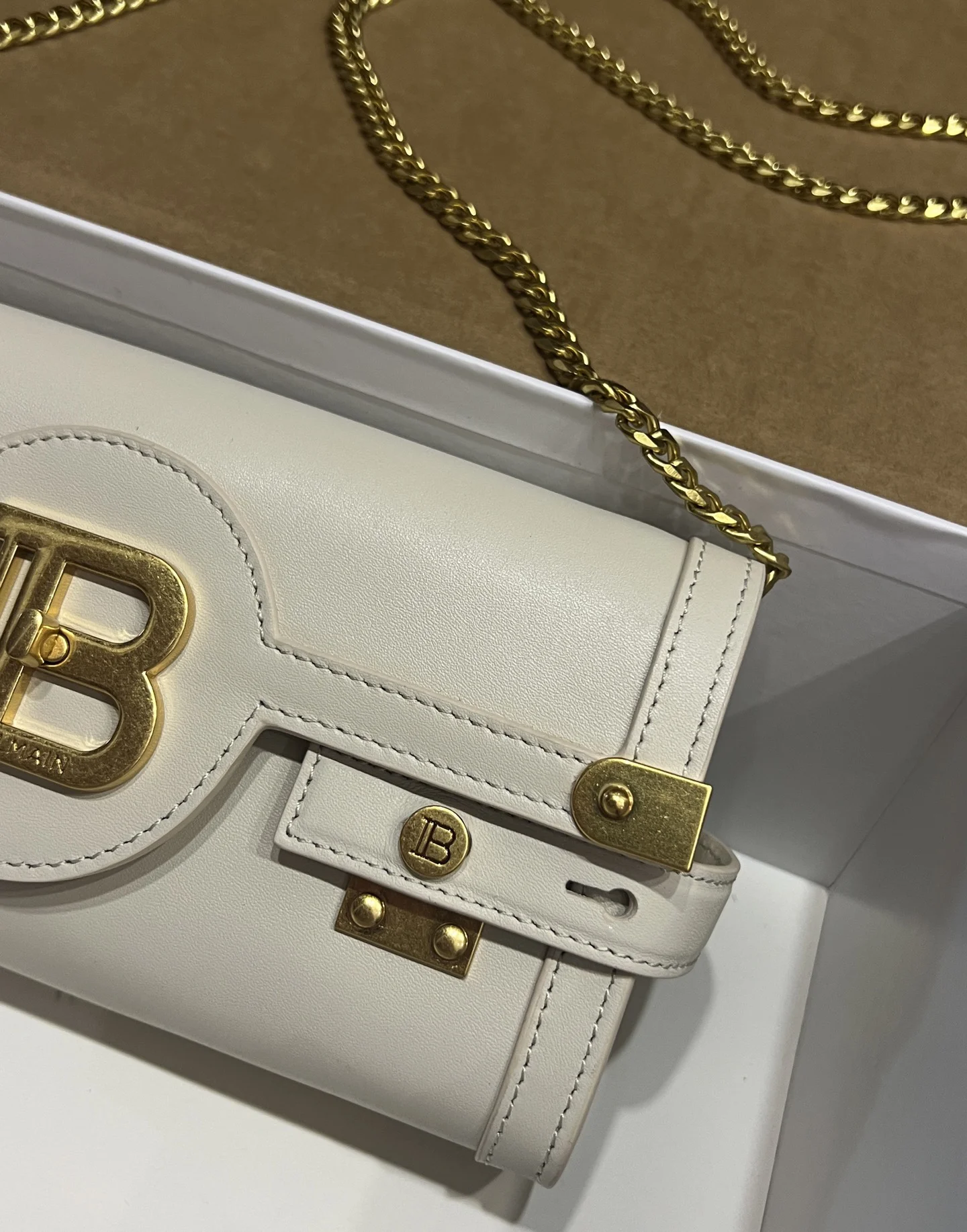 BALMAIN Shoulder Bags Calf Leather (Cream-Gold) 23X12X6CM F80202608100278 - Image 4