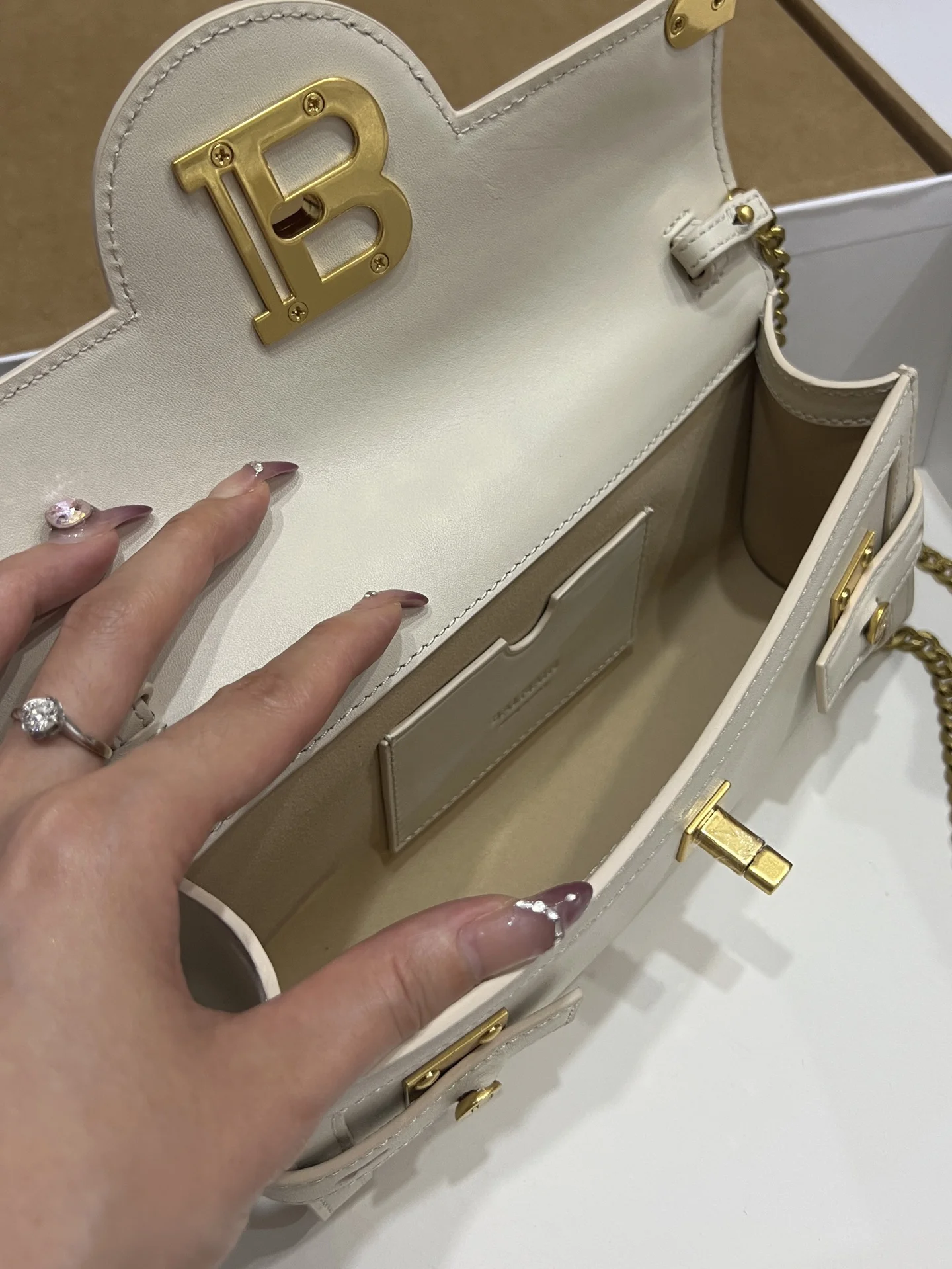 BALMAIN Shoulder Bags Calf Leather (Cream-Gold) 23X12X6CM F80202608100278 - Image 9
