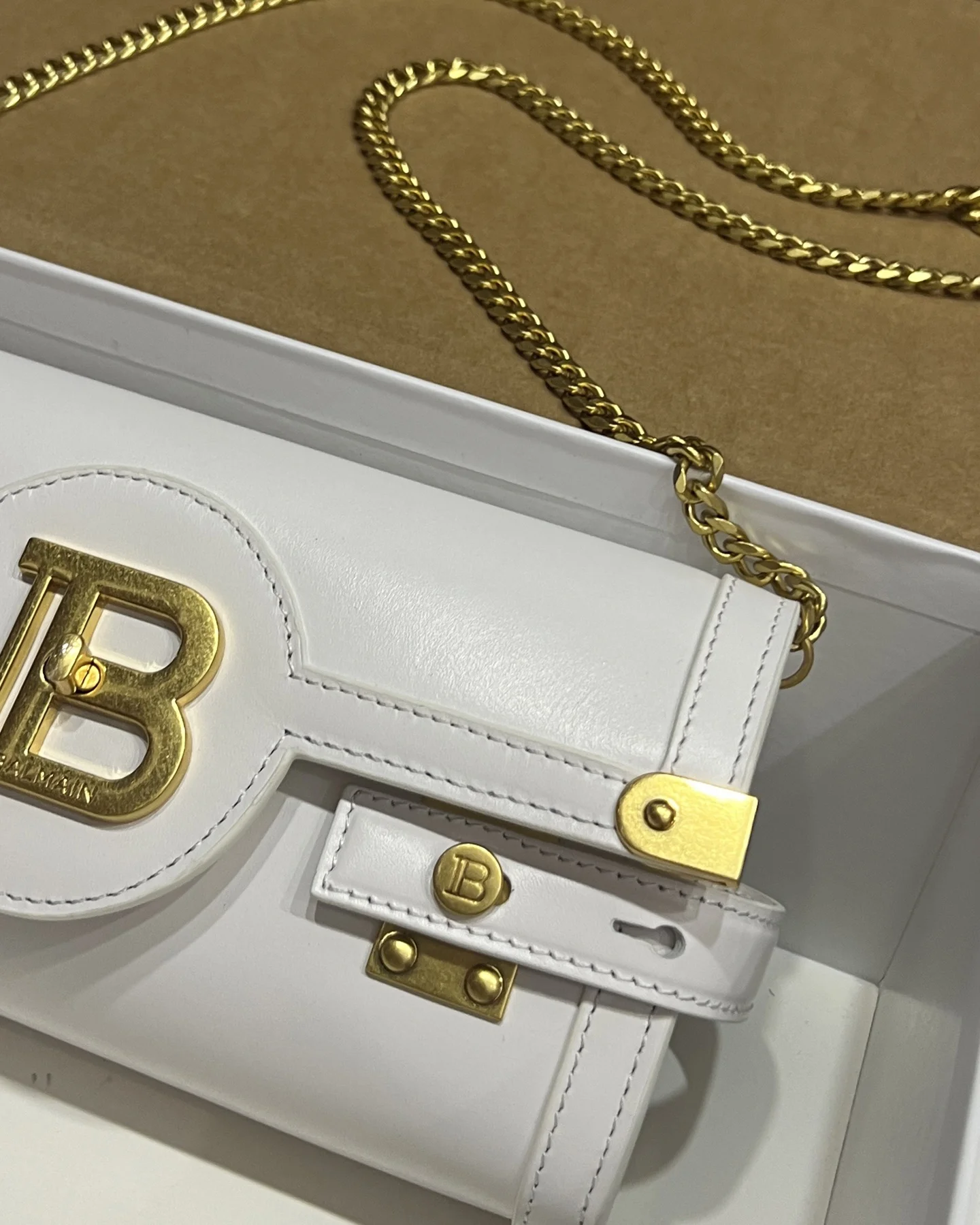 BALMAIN Shoulder Bags Calf Leather (White-Gold) 23X12X6CM F80202608100279 - Image 4