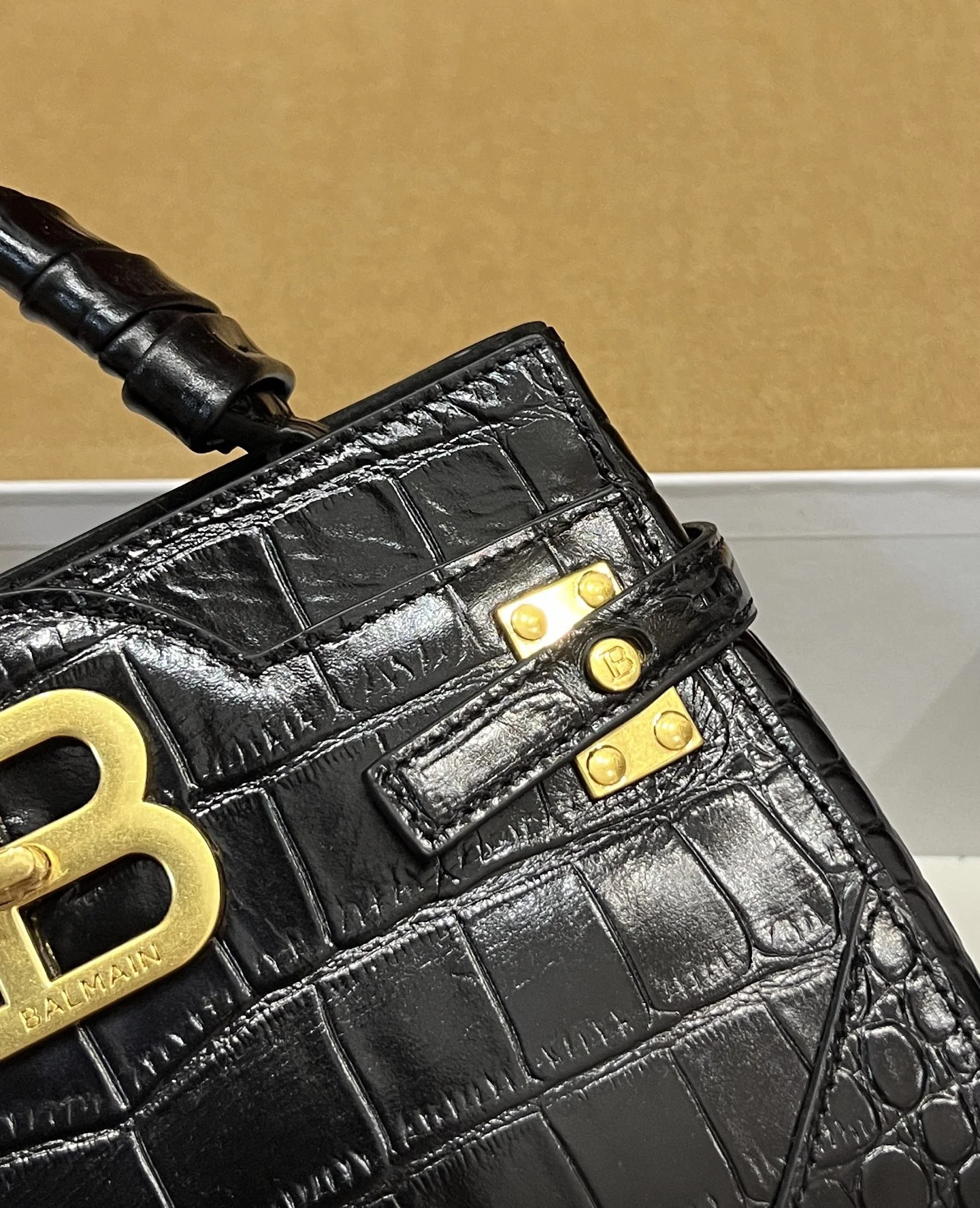 BALMAIN Top Handle Bags Calf Leather (Black-Gold) 22X17X11CM H60202608100302 - Image 4