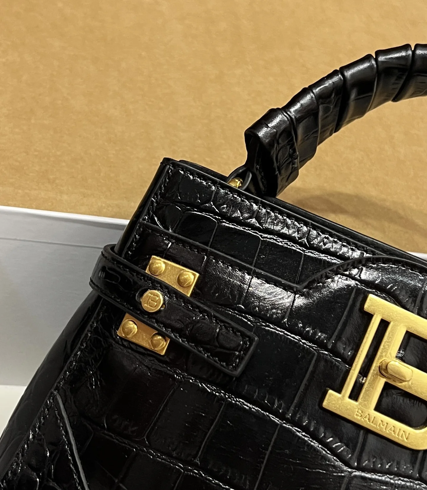 BALMAIN Top Handle Bags Calf Leather (Black-Gold) 22X17X11CM H60202608100302 - Image 6
