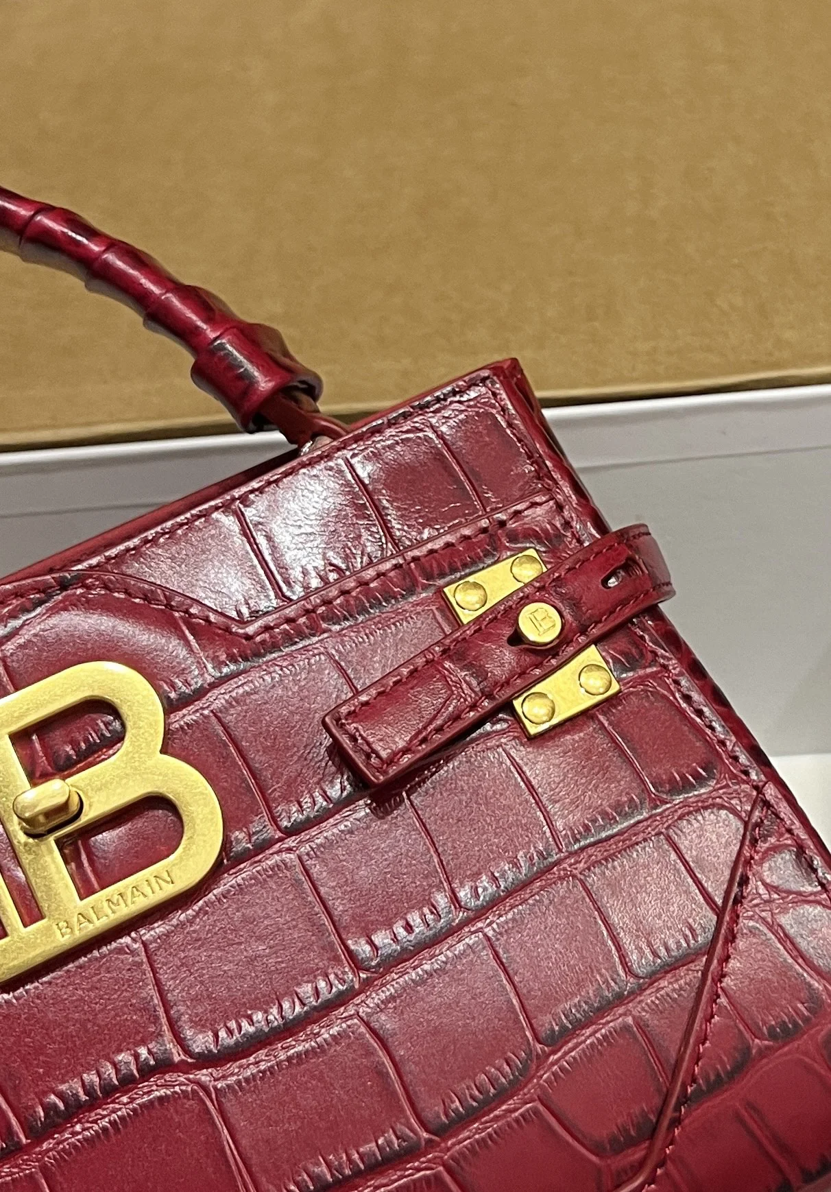 BALMAIN Top Handle Bags Calf Leather (Red-Gold) 22X17X11CM H60202608100300 - Image 4