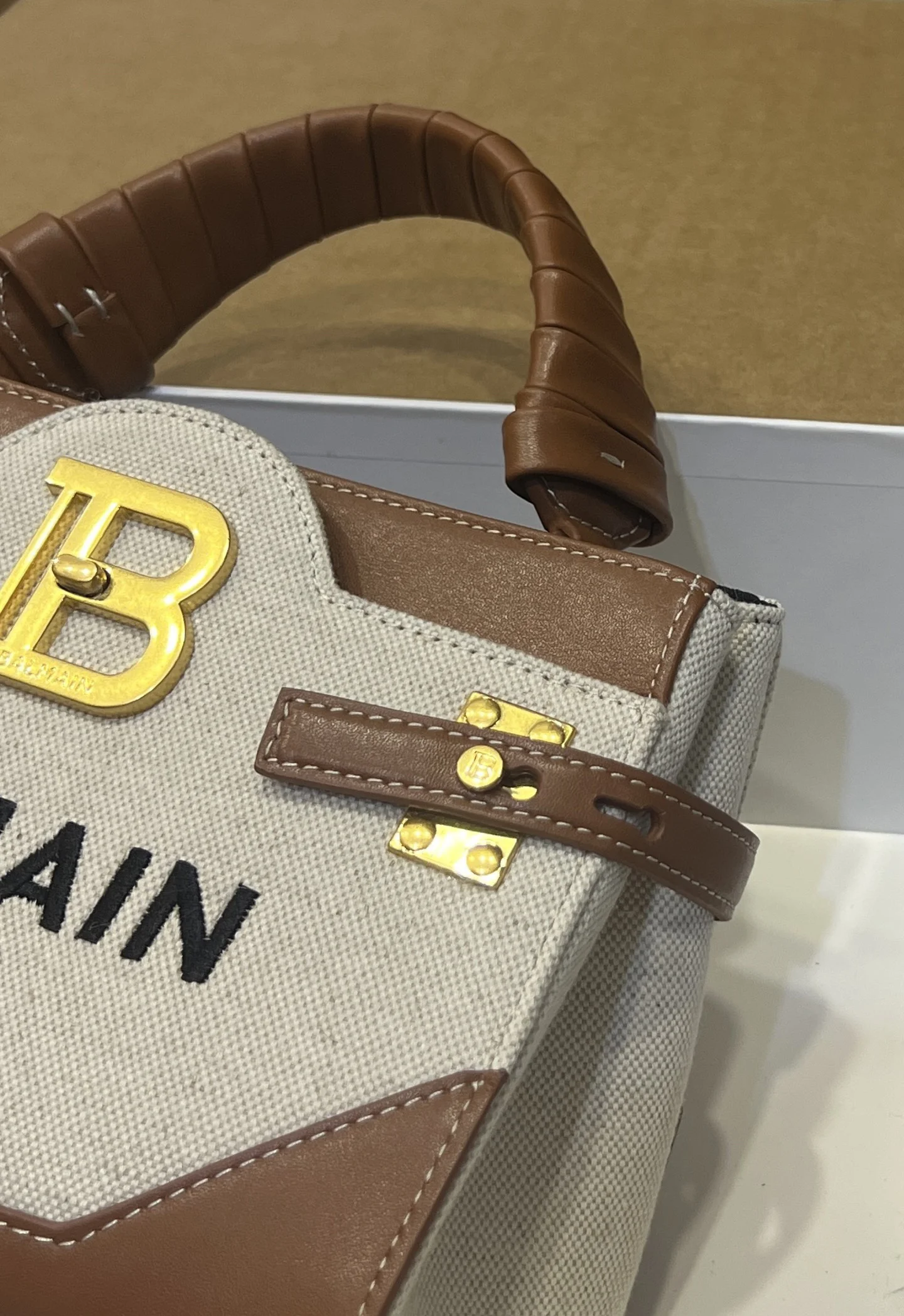 BALMAIN Top Handle Bags Canvas Leather (Brown-White) 22X17X11CM G90202608100301 - Image 6