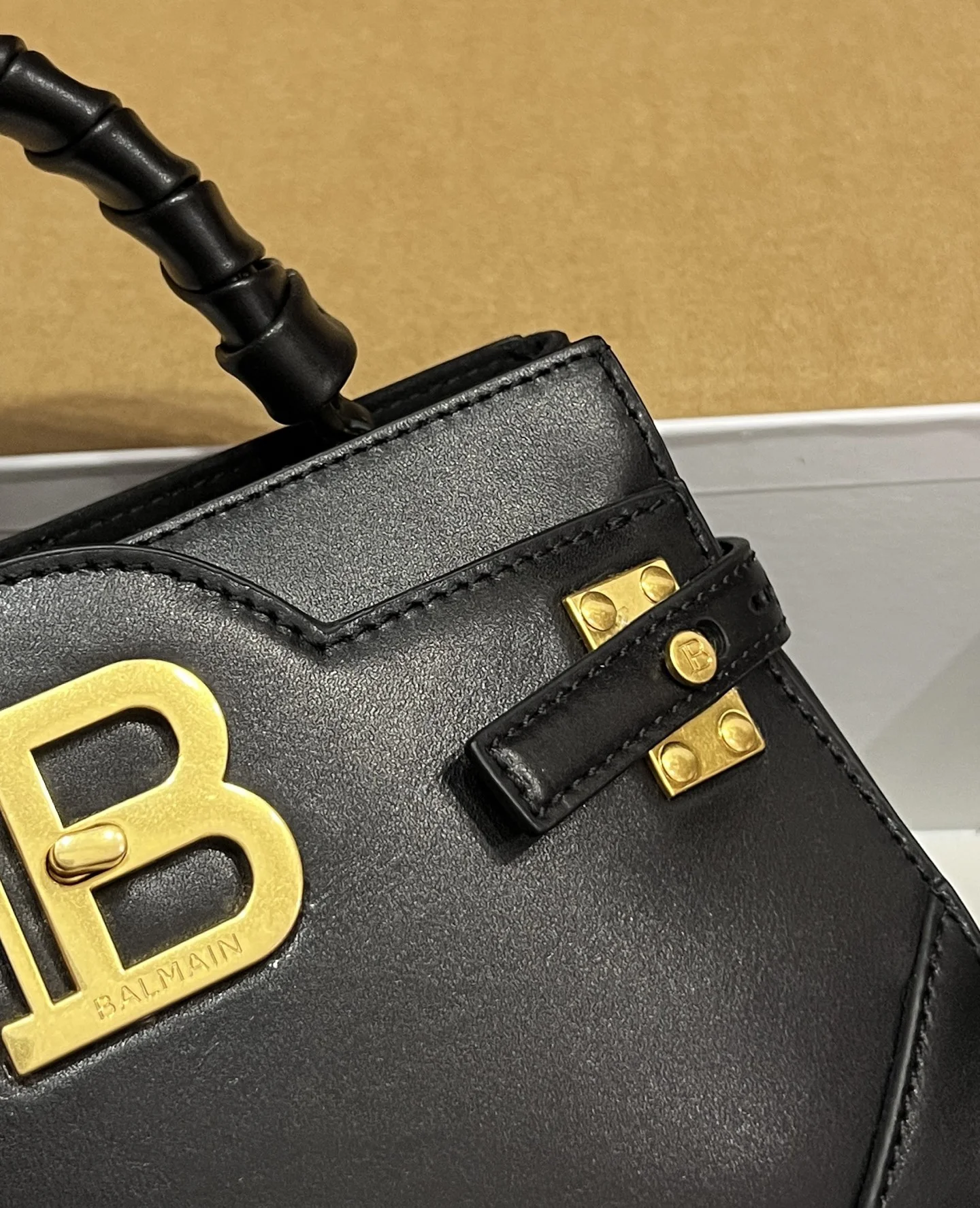 BALMAIN Top Handle Bags Imported Leather (Black-Gold) 22X17X11CM H60202608100304 - Image 4