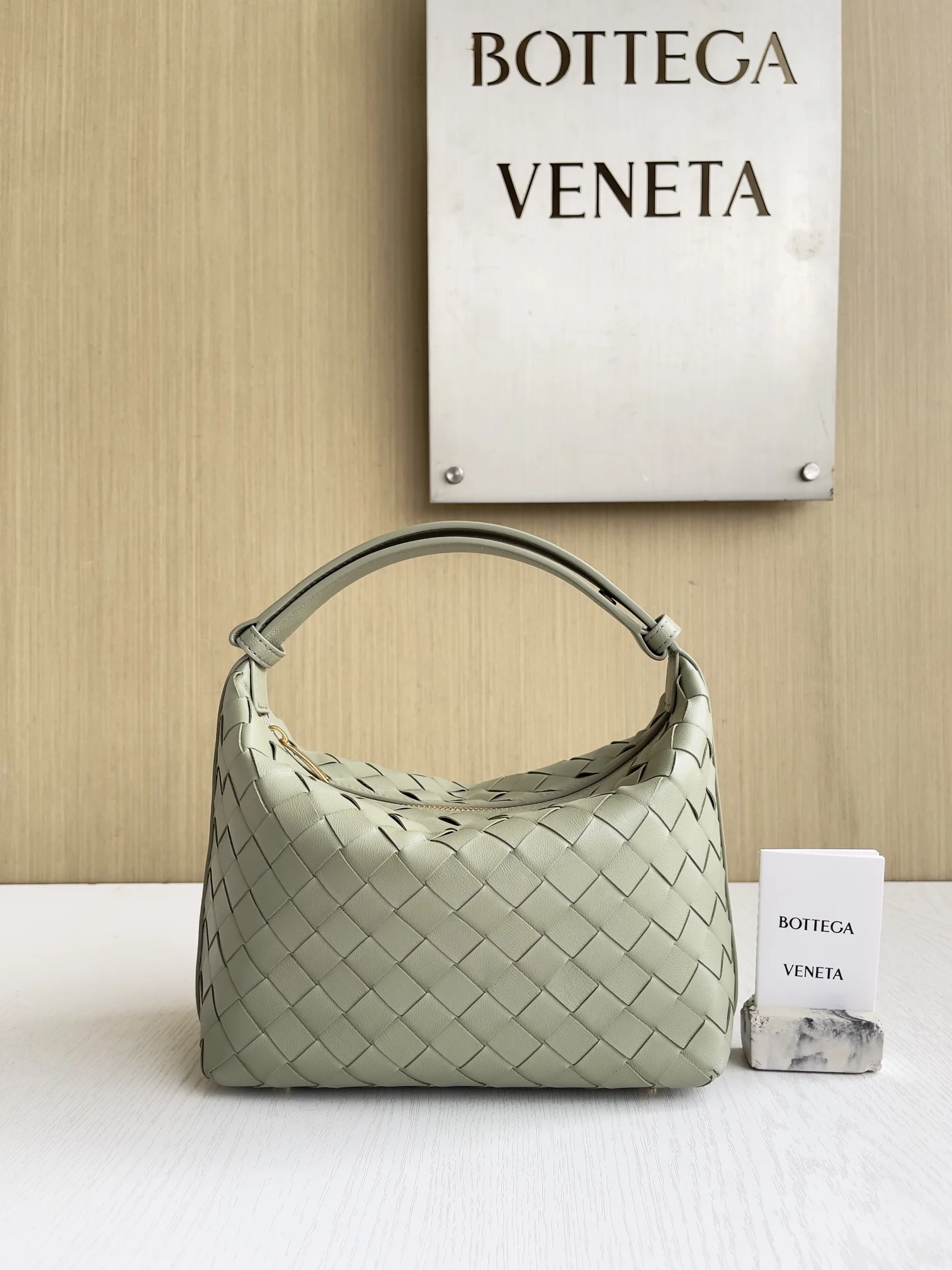 BOTTEGA VENETA Bucket Bags Intrecciato Leather (Green) 22X13X9CM F80202608080208