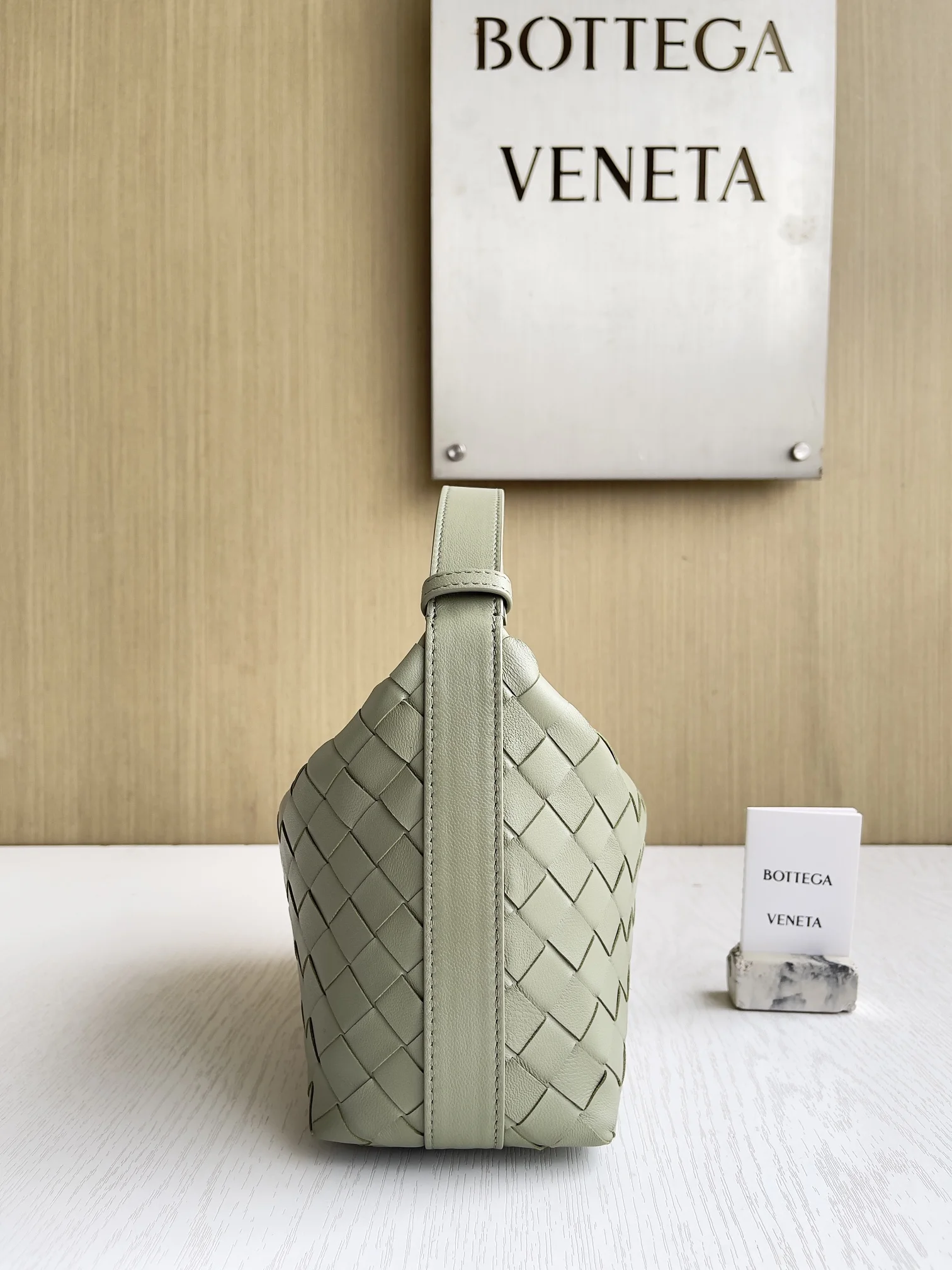 BOTTEGA VENETA Bucket Bags Intrecciato Leather (Green) 22X13X9CM F80202608080208 - Image 2