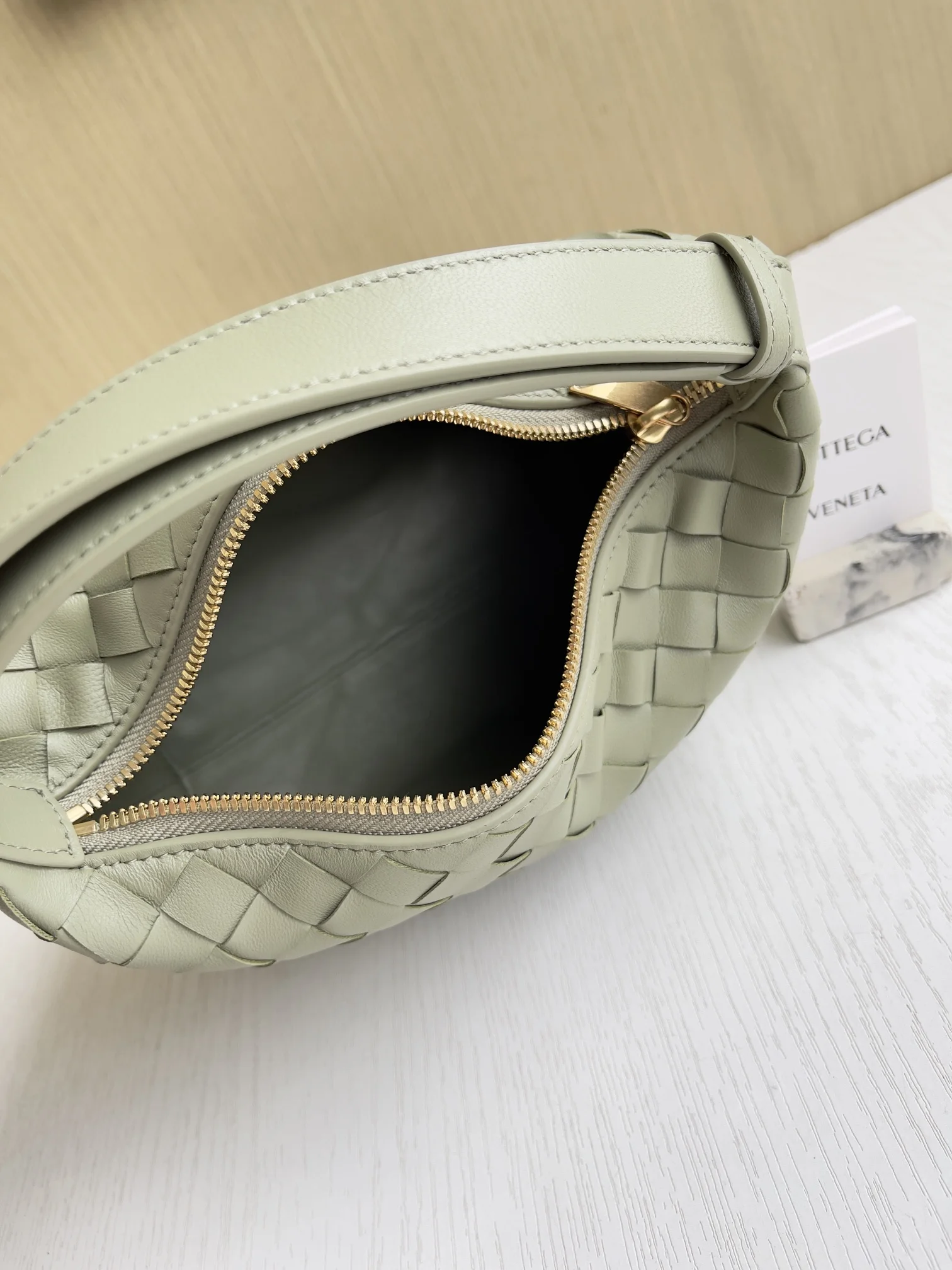 BOTTEGA VENETA Bucket Bags Intrecciato Leather (Green) 22X13X9CM F80202608080208 - Image 9