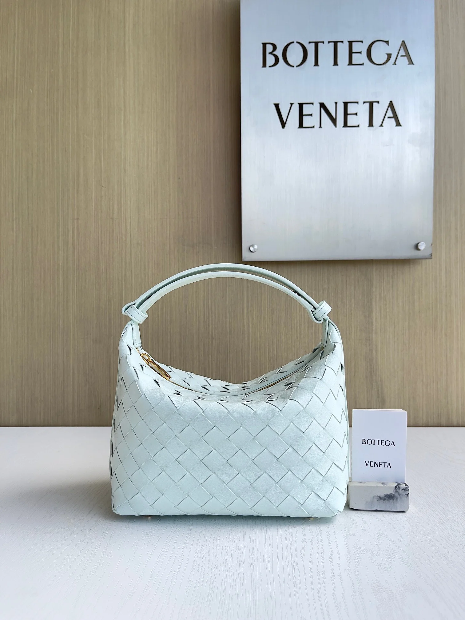 BOTTEGA VENETA Bucket Bags Intrecciato Leather (Mintgreen-Gold) 22X13X9CM F80202608080198