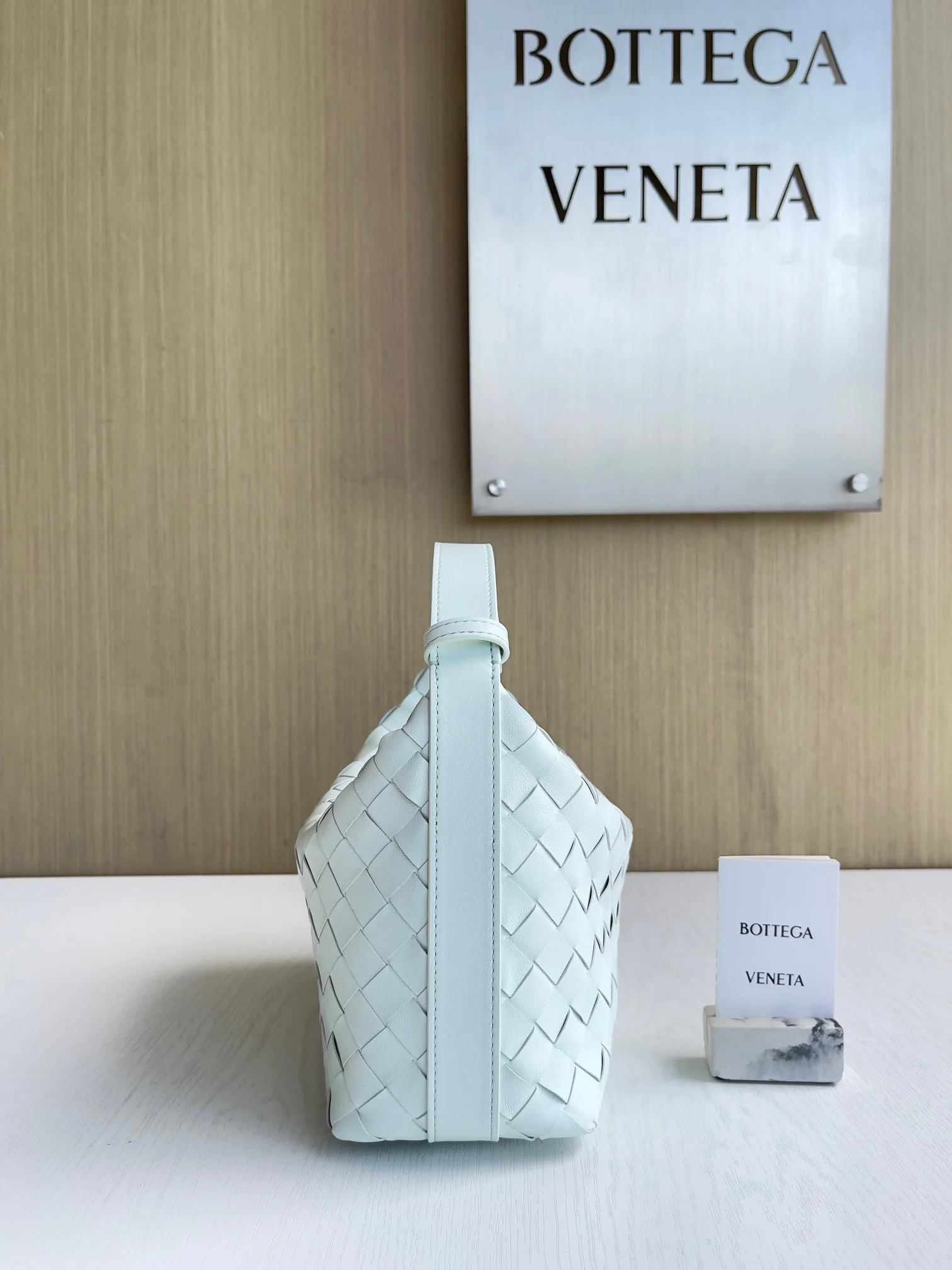 BOTTEGA VENETA Bucket Bags Intrecciato Leather (Mintgreen-Gold) 22X13X9CM F80202608080198 - Image 2