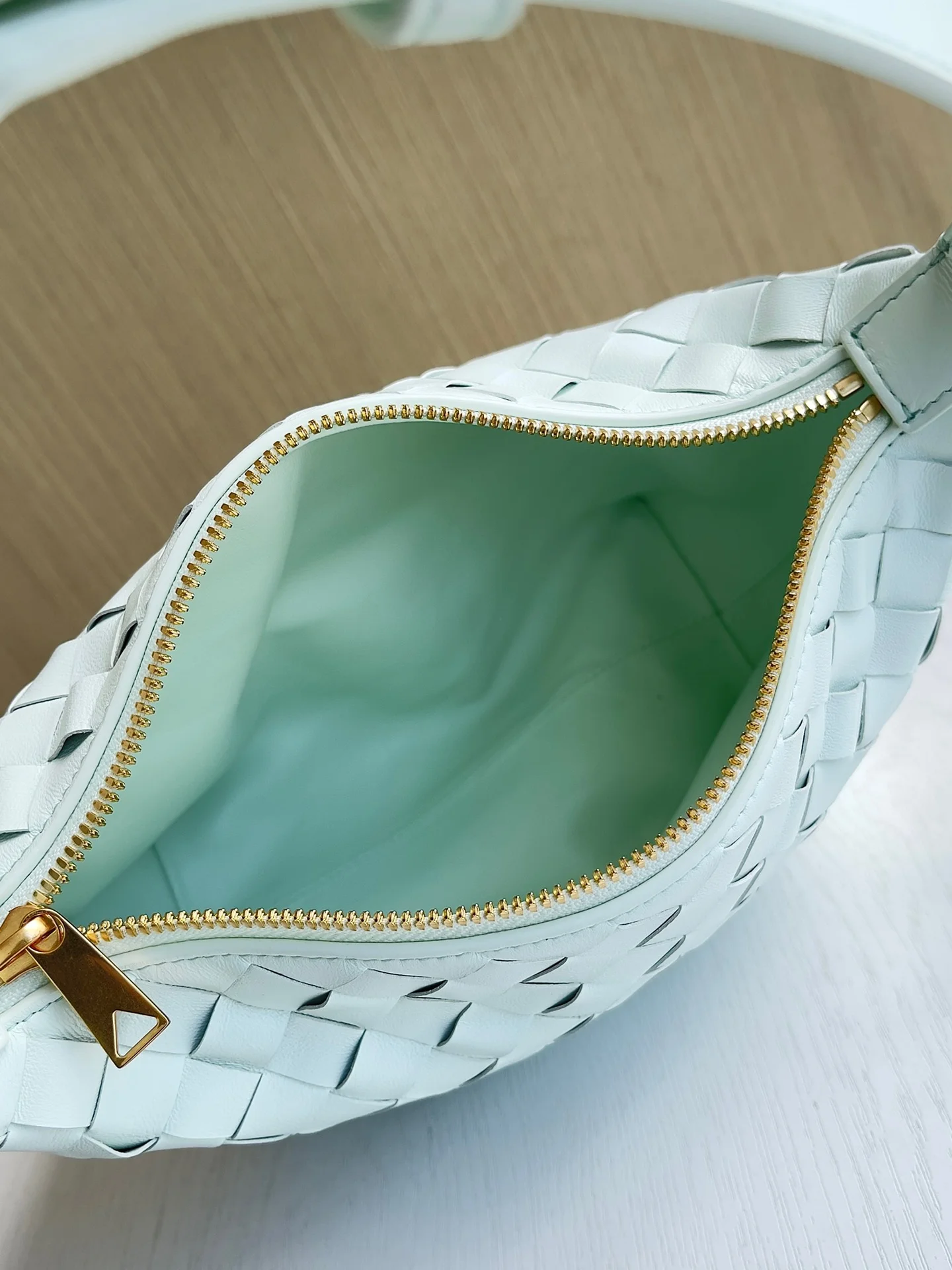 BOTTEGA VENETA Bucket Bags Intrecciato Leather (Mintgreen-Gold) 22X13X9CM F80202608080198 - Image 9