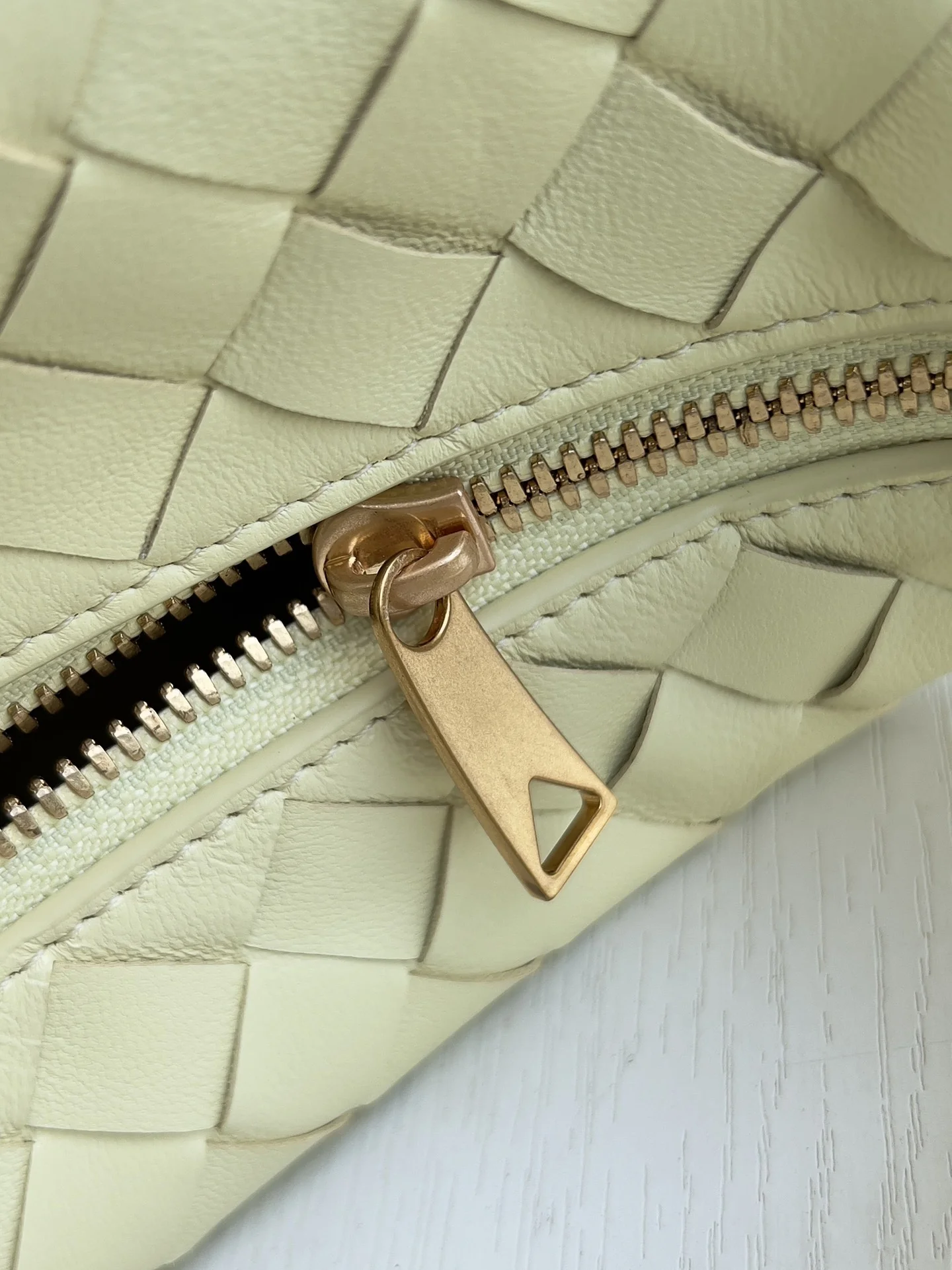 BOTTEGA VENETA Bucket Bags Intrecciato Leather (Yellow) 22X13X9CM F80202608080209 - Image 6
