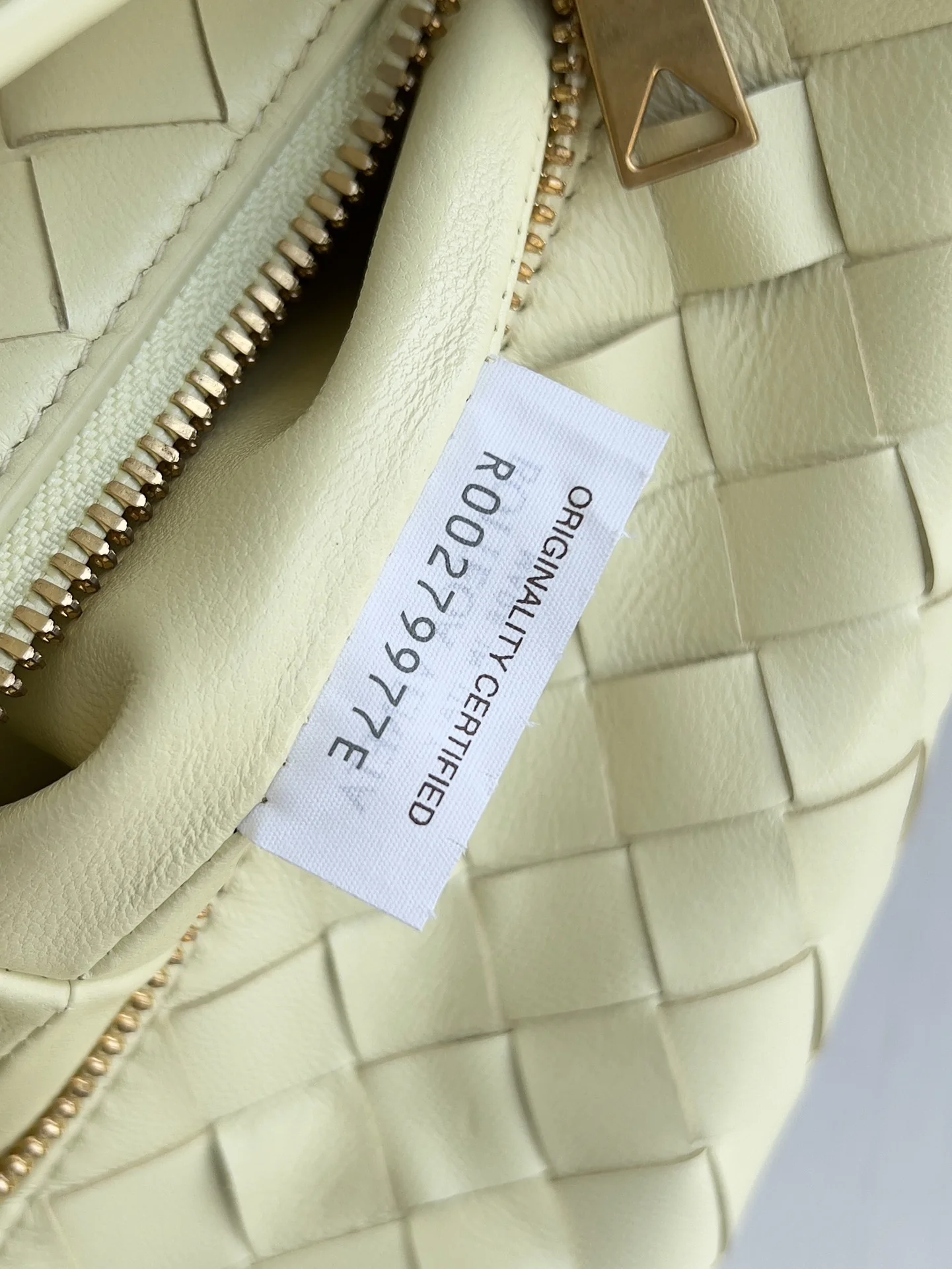 BOTTEGA VENETA Bucket Bags Intrecciato Leather (Yellow) 22X13X9CM F80202608080209 - Image 8