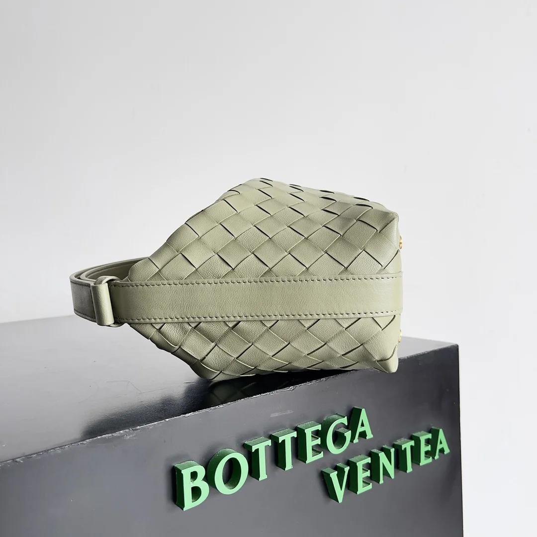 BOTTEGA VENETA Bucket Bags Nappa Lambskin (Green) 22X13X9 F80202608080236 - Image 2