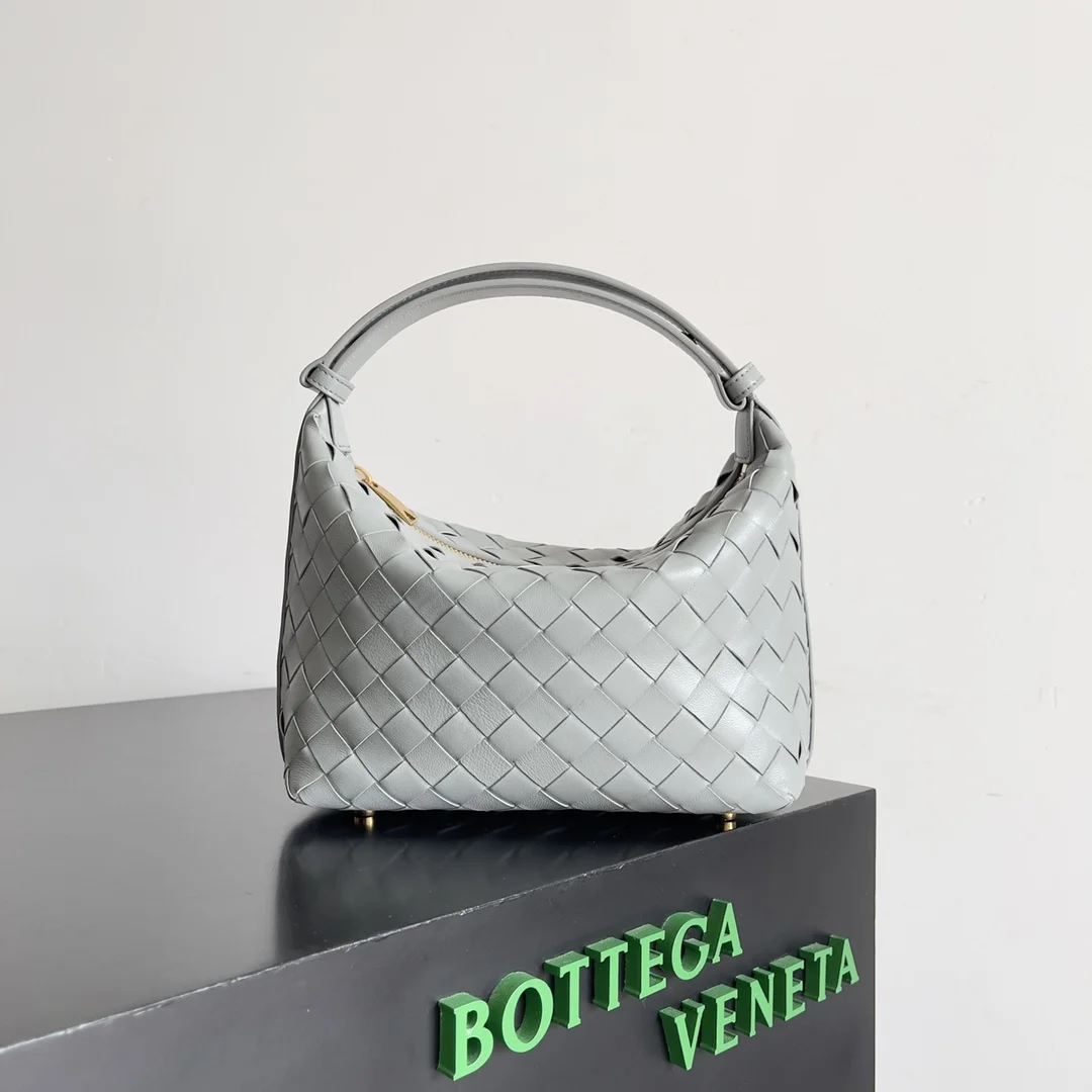 BOTTEGA VENETA Bucket Bags Nappa Lambskin (Grey) 22X13X9 F80202608080241