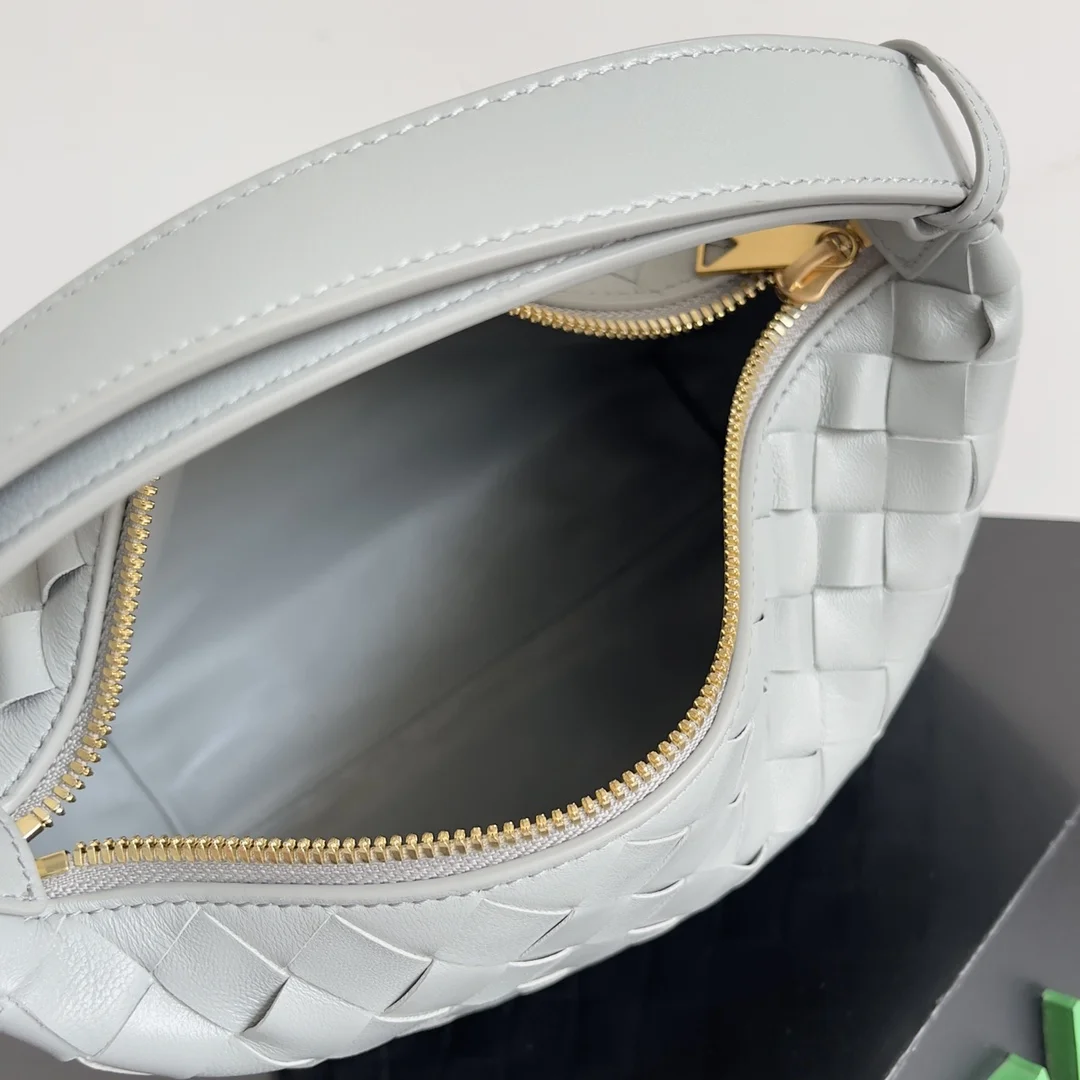 BOTTEGA VENETA Bucket Bags Nappa Lambskin (Grey) 22X13X9 F80202608080241 - Image 9