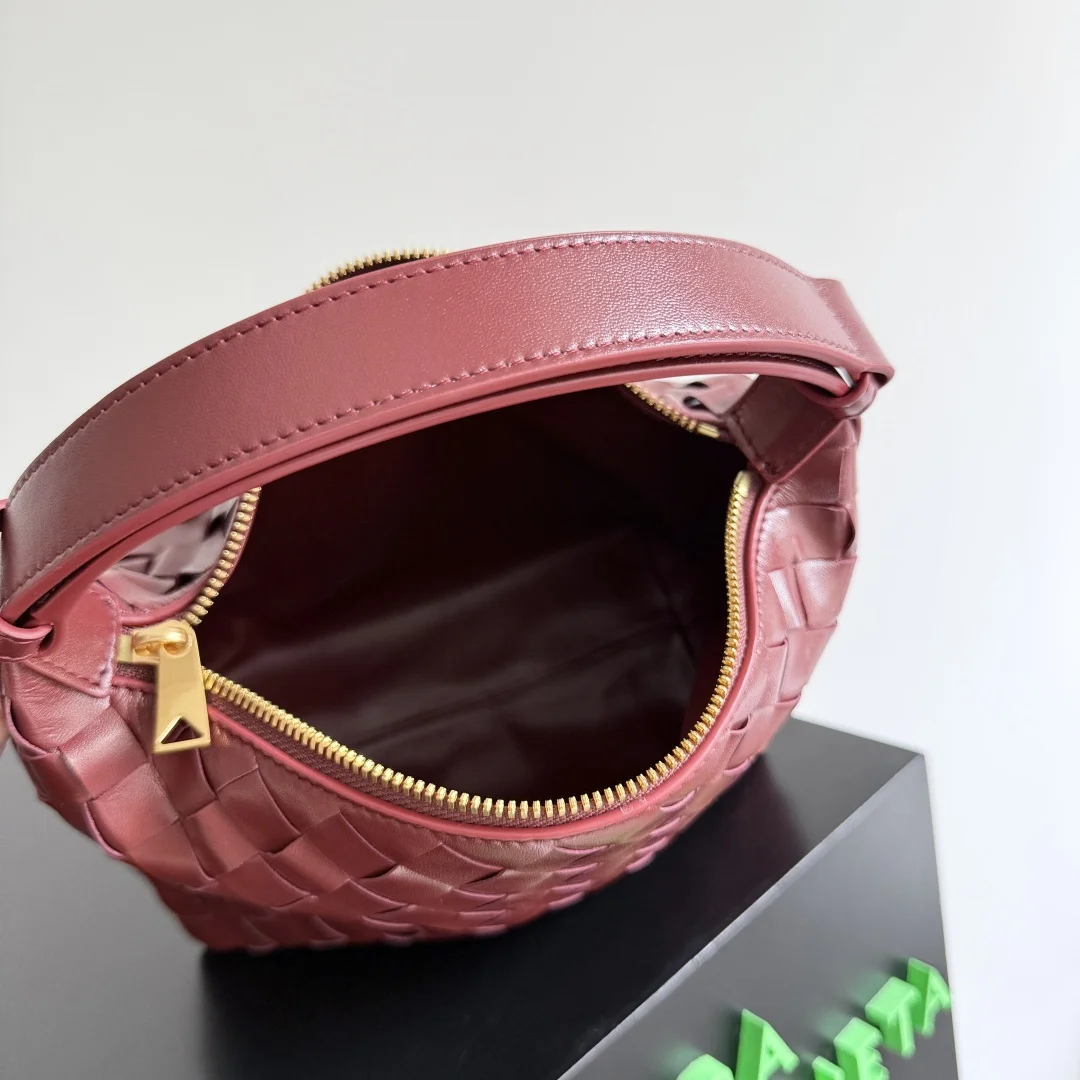 BOTTEGA VENETA Bucket Bags Nappa Lambskin (Red-Gold) 22X13X9CM F80202608080226 - Image 9