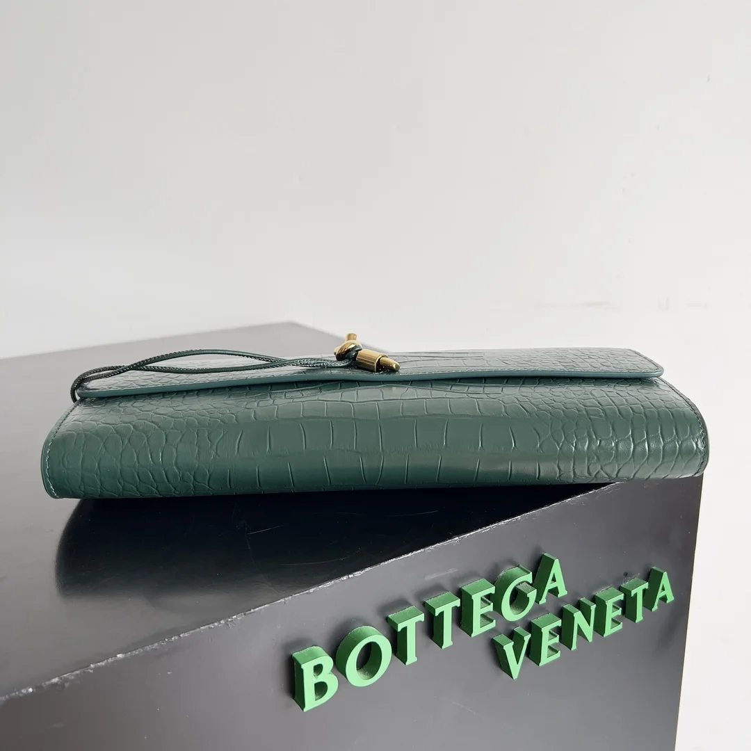 BOTTEGA VENETA Clutches Bags Crocodile Leather (Green-Gold) 31X13X3CM G10202608080773 - Image 2