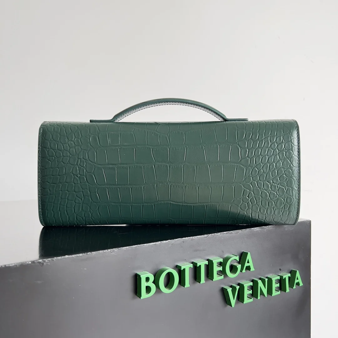 BOTTEGA VENETA Clutches Bags Crocodile Leather (Green-Gold) 31X13X3CM G10202608080773 - Image 3