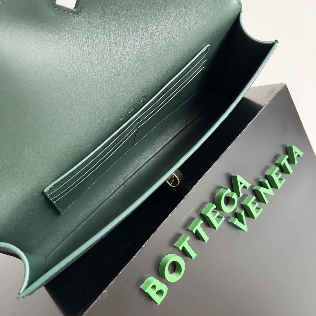 BOTTEGA VENETA Clutches Bags Crocodile Leather (Green-Gold) 31X13X3CM G10202608080773 - Image 9