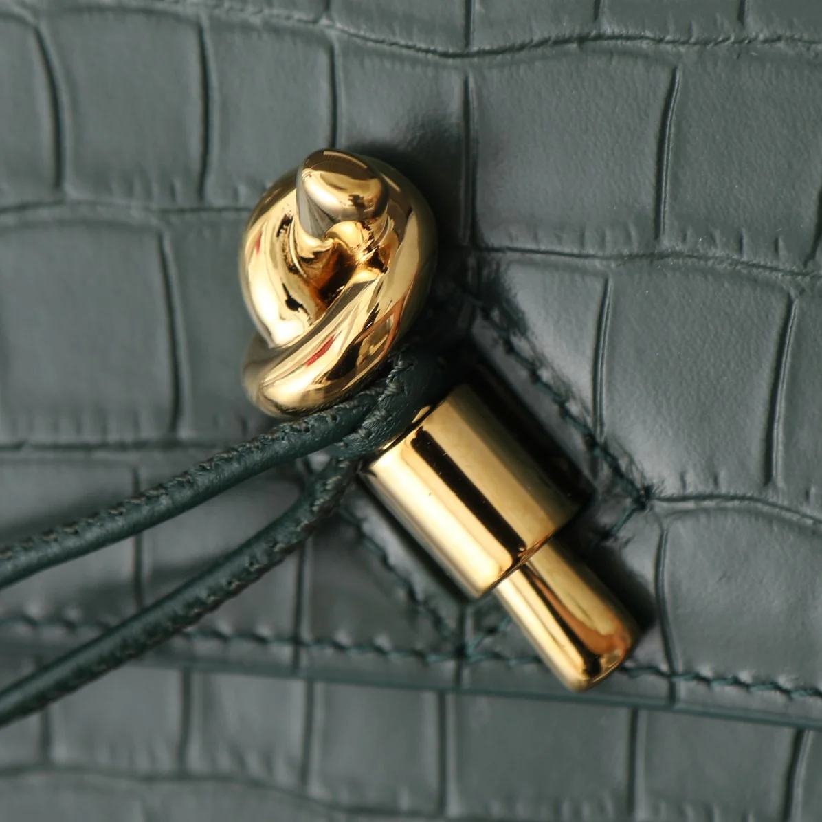 BOTTEGA VENETA Clutches Bags Intrecciato Leather (Green-Gold) 31X13X3 G10202608080776 - Image 4