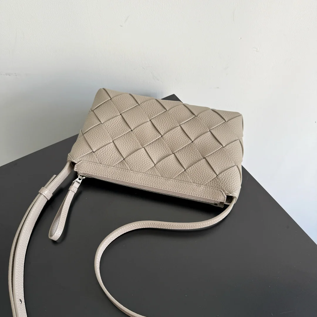 BOTTEGA VENETA Crossbody Bags Calf Leather (Grey) 25X15X5CM H80202608080076 - Image 5