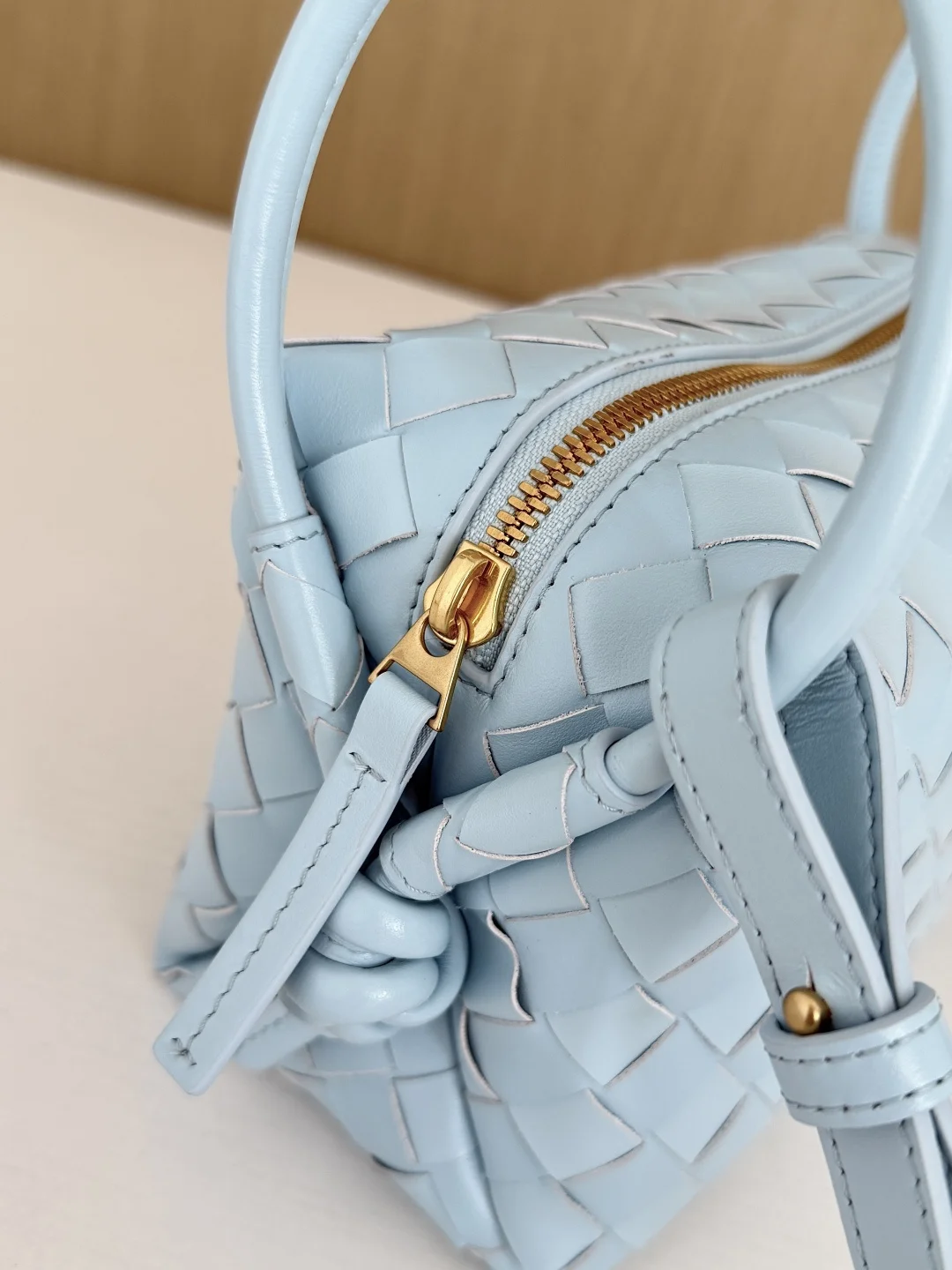 BOTTEGA VENETA Crossbody Bags Leather (Blue) 19X12X9CM F80202608080144 - Image 4