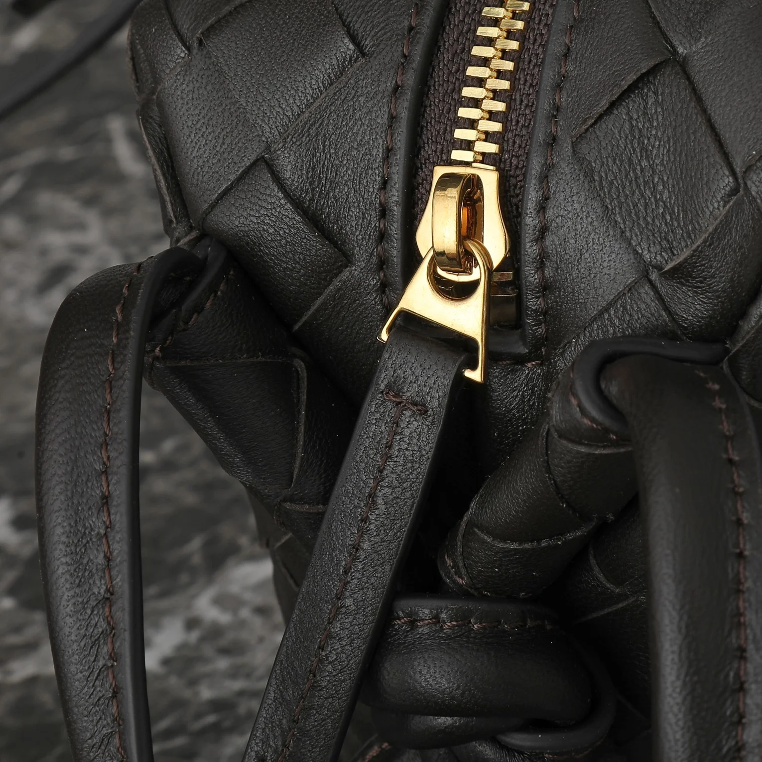 BOTTEGA VENETA Crossbody Bags Soft Lambskin (Brown) 19X12X9CM F80202608080191 - Image 6