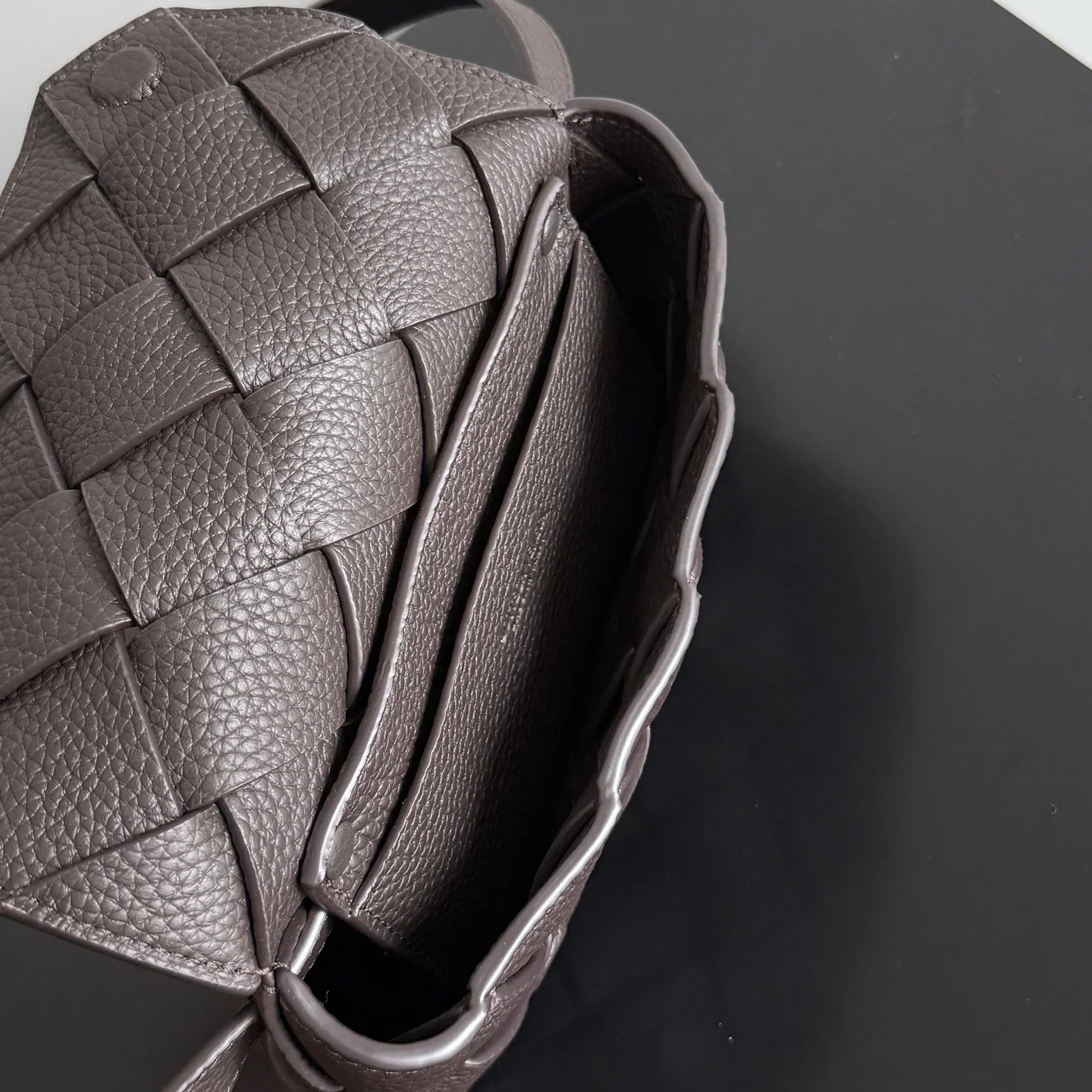 BOTTEGA VENETA Crossbody Bags Taurillon Leather (Brown) 19X10X5CM F80202608080197 - Image 7
