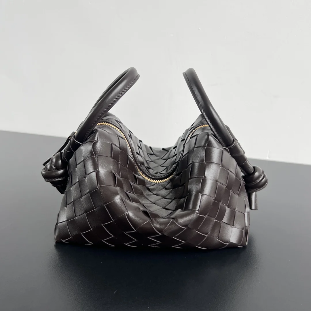 BOTTEGA VENETA Shoulder Bags (Brown) 19X12X9CM F80202608080154