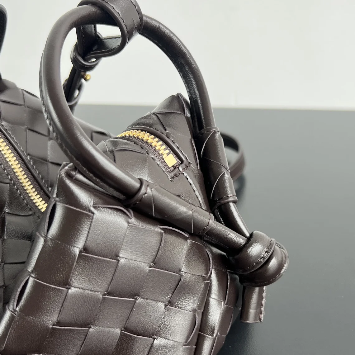 BOTTEGA VENETA Shoulder Bags (Brown) 19X12X9CM F80202608080154 - Image 4