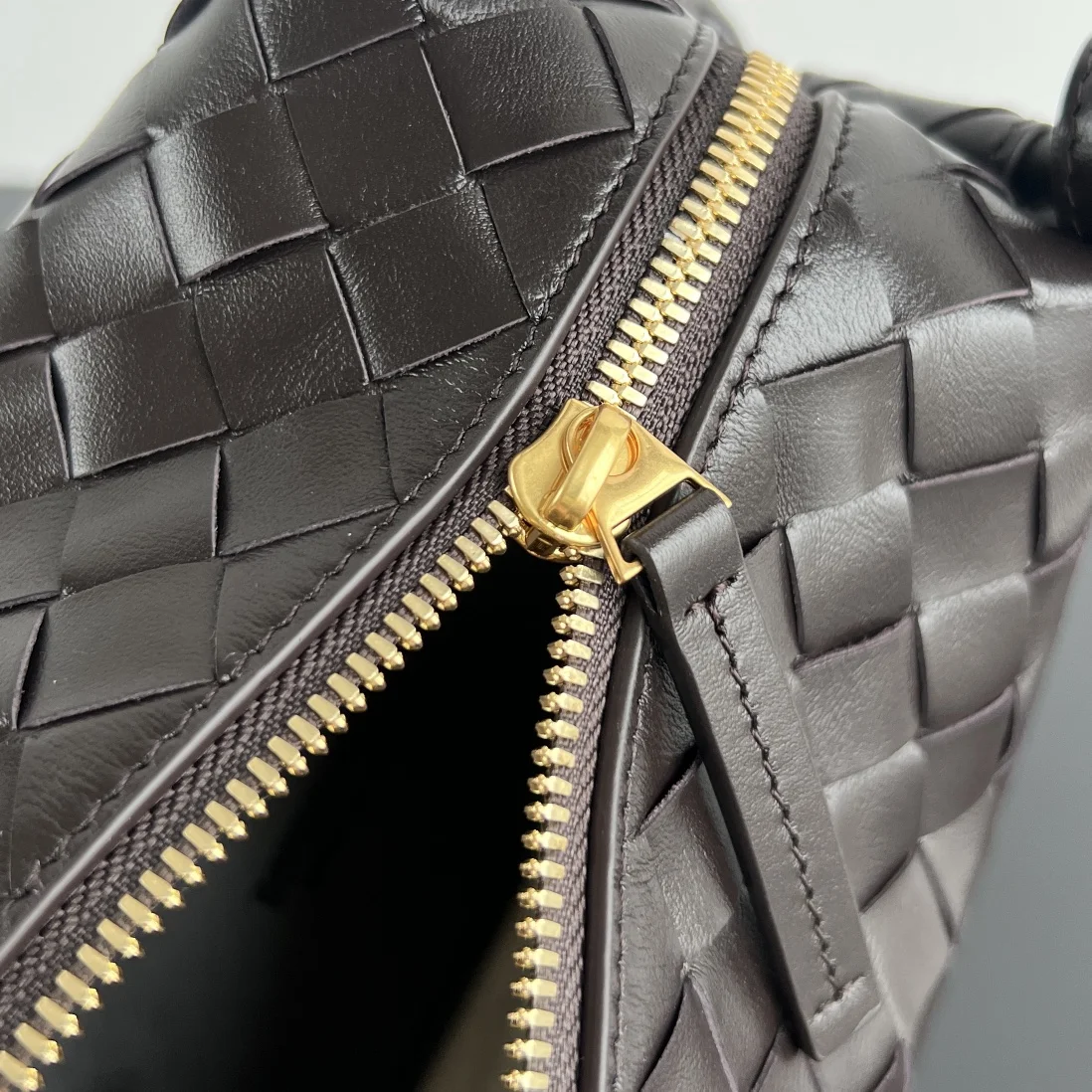BOTTEGA VENETA Shoulder Bags (Brown) 19X12X9CM F80202608080154 - Image 7