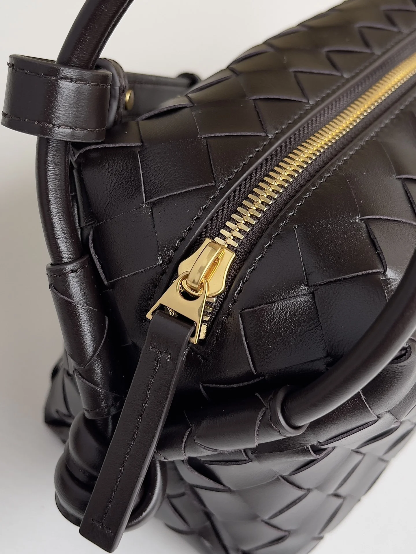 BOTTEGA VENETA Shoulder Bags (Brown) 19X12X9CM F80202608080178 - Image 6