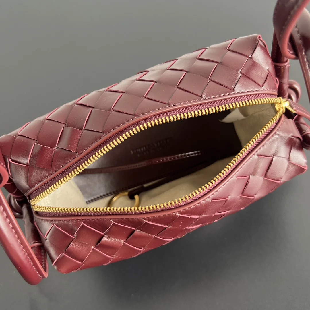 BOTTEGA VENETA Shoulder Bags (Burgundy-Gold) 19X12X9CM F80202608080163 - Image 5