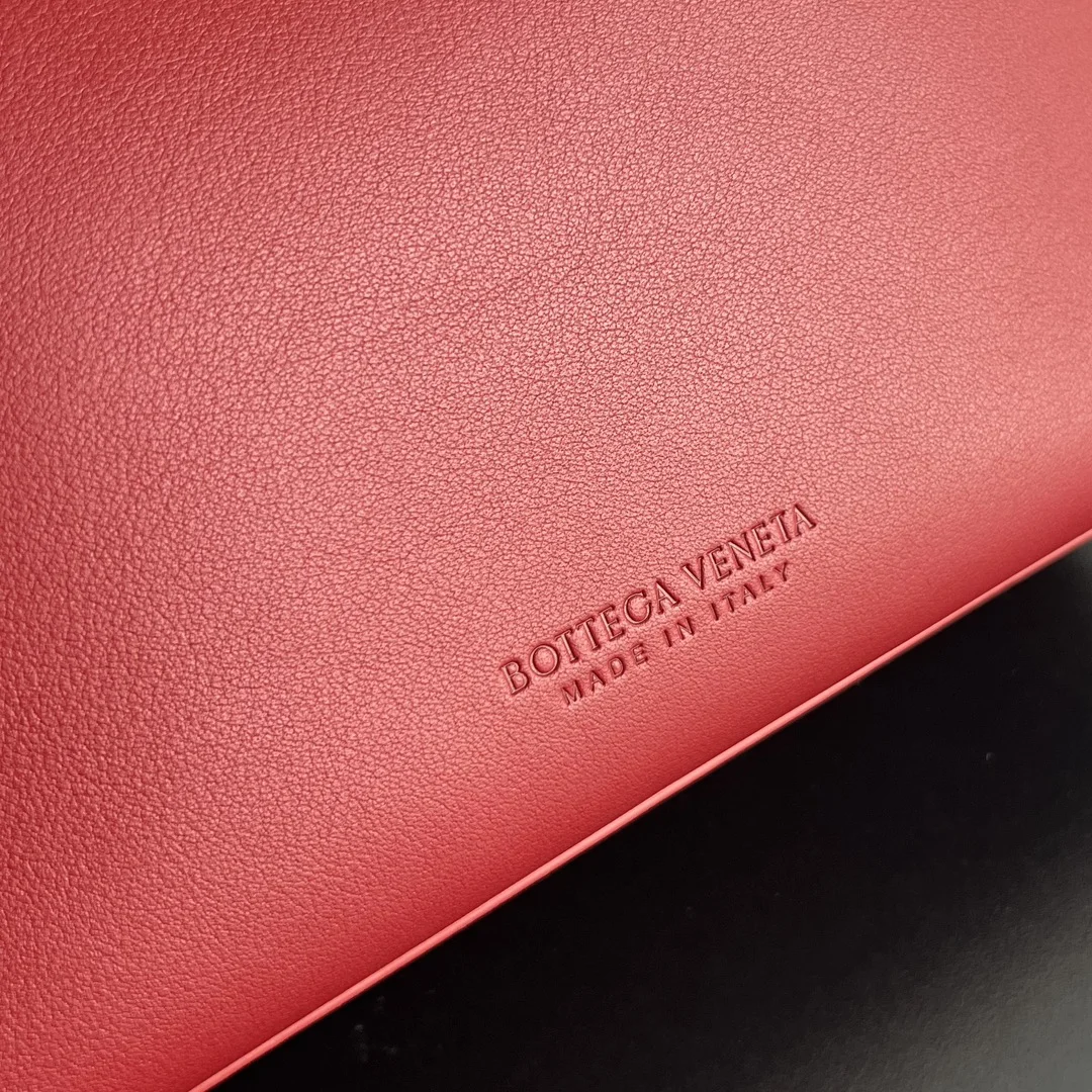 BOTTEGA VENETA Shoulder Bags Calfskin Leather (Red-Gold) 25X22X10 A080202608080857 - Image 7