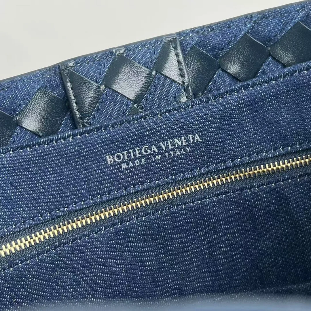 BOTTEGA VENETA Shoulder Bags Denim Leather (Blue-Gold) 32X25X11 A130202608080444 - Image 8