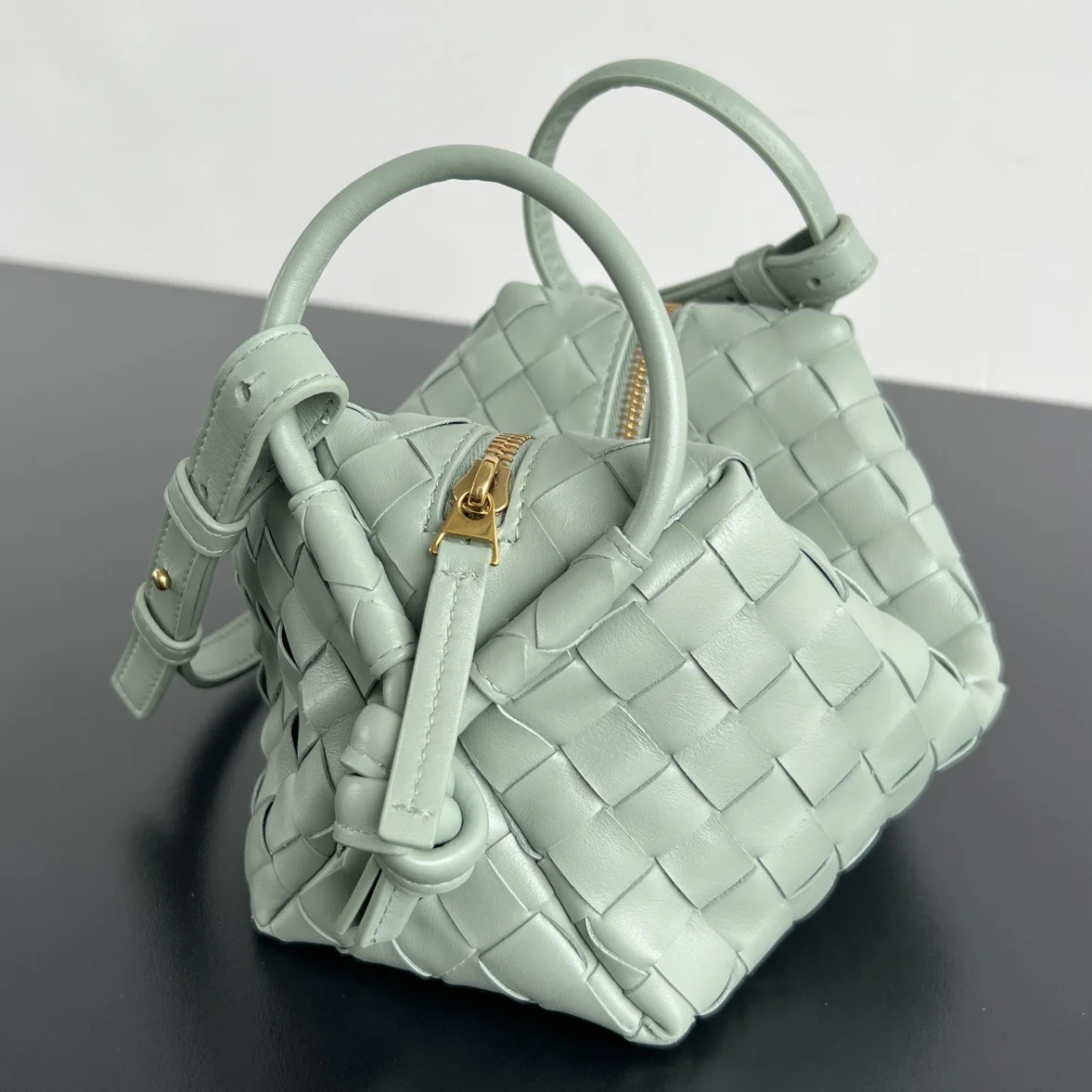 BOTTEGA VENETA Shoulder Bags (Green) 19X12X9CM F80202608080139 - Image 2