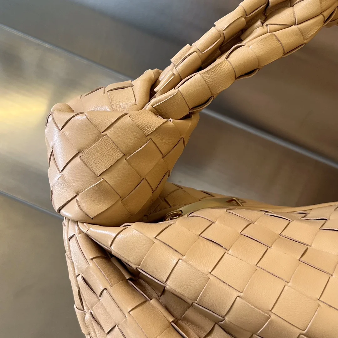BOTTEGA VENETA Shoulder Bags Intrecciato Lambskin (Beige) 48X40X16CM I30202608080019 - Image 3